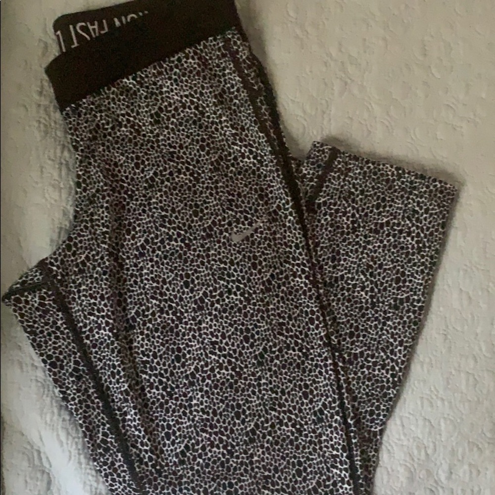 Nike Capri